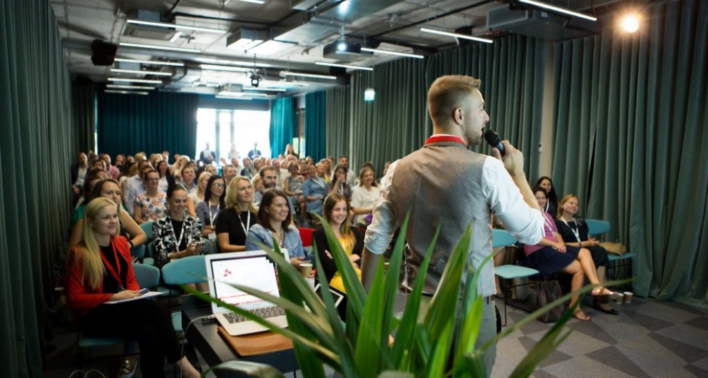 Happy people Teikums