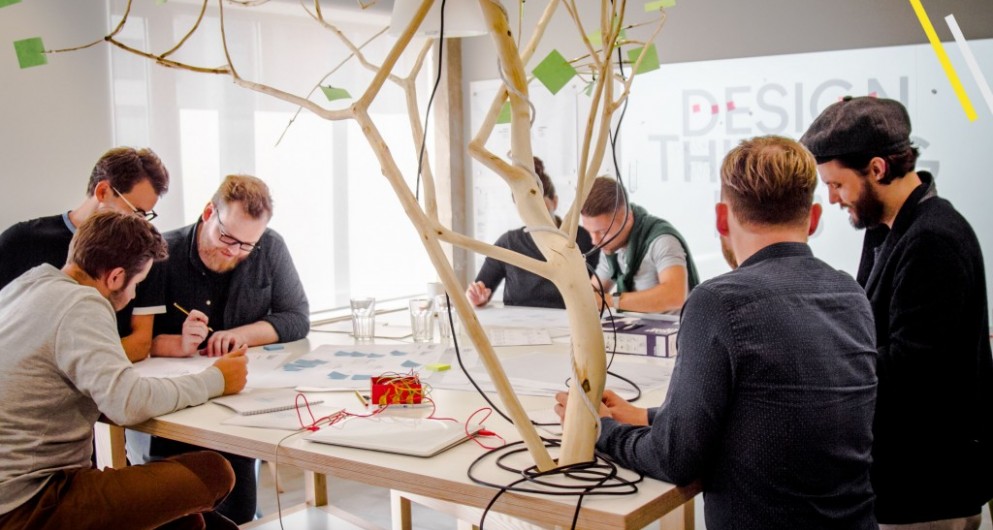 Happy people Teikums